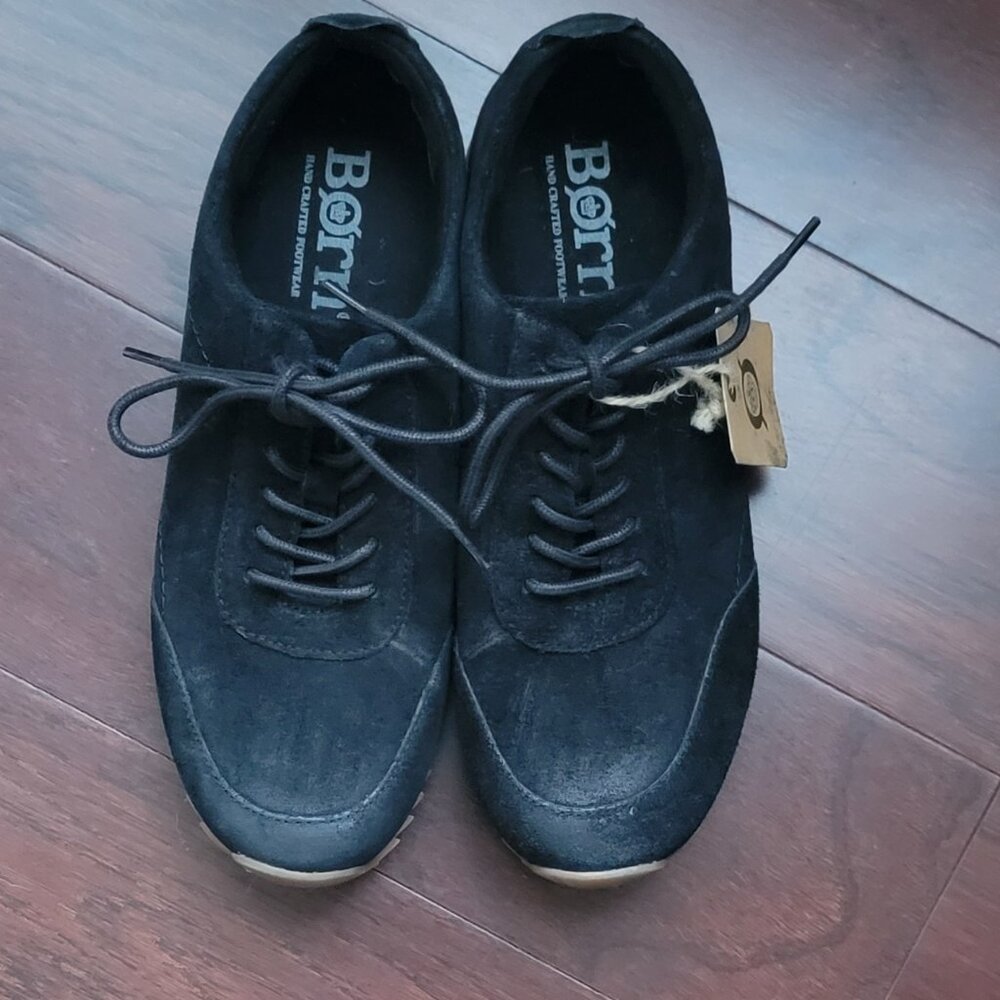 Born Lynn Sneaker Size 8.5 Black NWT